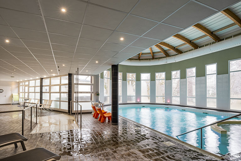 établissement thermal © Jérôme Mongreville / Région Bourgogne-Franche-Comté, Inventaire du patrimoine - 2022  établissement thermal © Jérôme Mongreville / Région Bourgogne-Franche-Comté, Inventaire du patrimoine - 2022