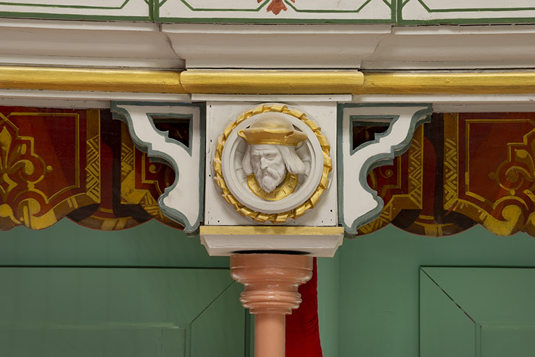 masque © Jérôme Mongreville / Région Bourgogne-Franche-Comté, Inventaire du patrimoine - 2022 masque © Jérôme Mongreville / Région Bourgogne-Franche-Comté, Inventaire du patrimoine - 2022