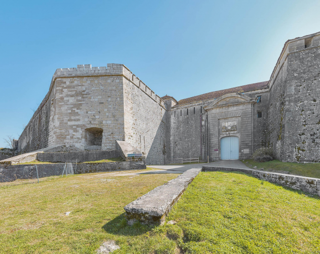 fort pavillon logement © Thierry Kuntz / Région Bourgogne-Franche-Comté, Inventaire du patrimoine - 2022  fort pavillon logement © Thierry Kuntz / Région Bourgogne-Franche-Comté, Inventaire du patrimoine - 2022