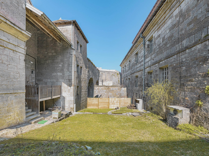 fort logement © Thierry Kuntz / Région Bourgogne-Franche-Comté, Inventaire du patrimoine - 2022  fort logement © Thierry Kuntz / Région Bourgogne-Franche-Comté, Inventaire du patrimoine - 2022