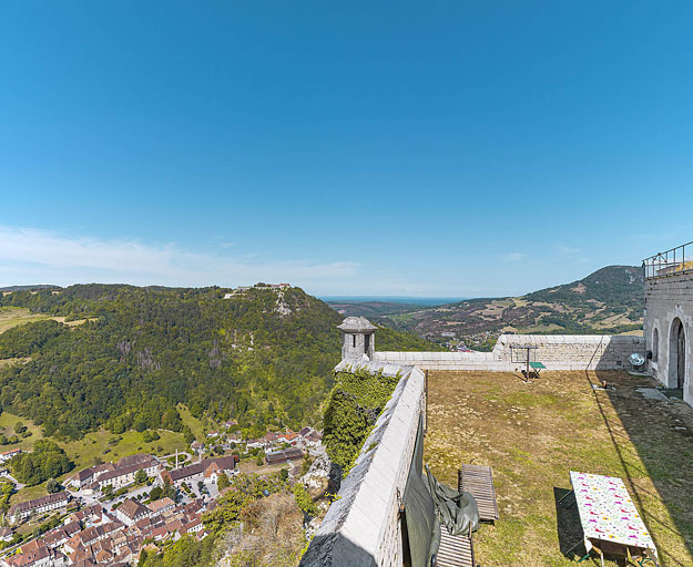 fort réduit © Thierry Kuntz / Région Bourgogne-Franche-Comté, Inventaire du patrimoine - 2022  fort réduit © Thierry Kuntz / Région Bourgogne-Franche-Comté, Inventaire du patrimoine - 2022