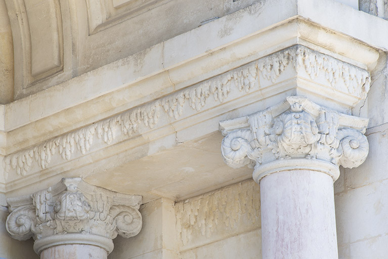 établissement thermal © Jérôme Mongreville / Région Bourgogne-Franche-Comté, Inventaire du patrimoine - 2022  établissement thermal © Jérôme Mongreville / Région Bourgogne-Franche-Comté, Inventaire du patrimoine - 2022