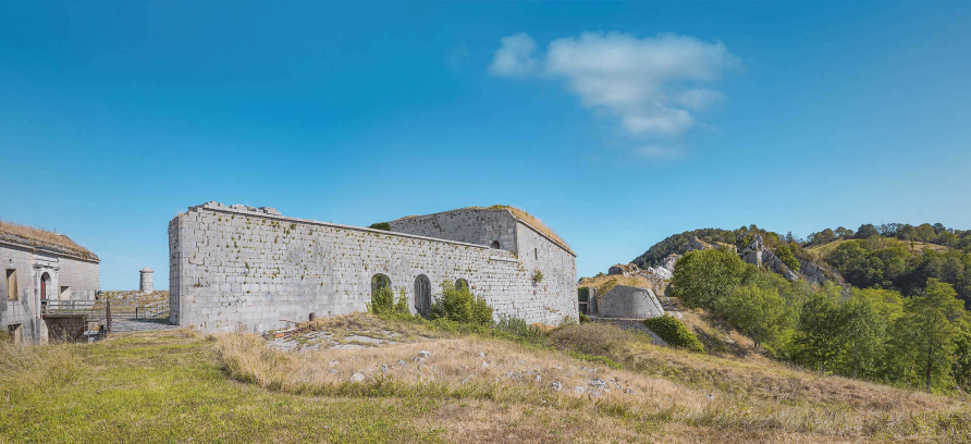 fort © Thierry Kuntz / Région Bourgogne-Franche-Comté, Inventaire du patrimoine - 2022  fort © Thierry Kuntz / Région Bourgogne-Franche-Comté, Inventaire du patrimoine - 2022