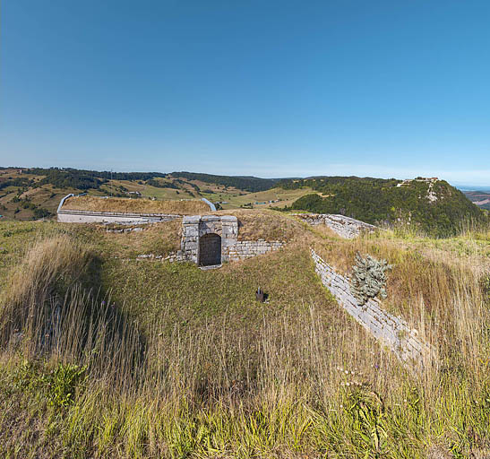 fort édifice fortifié © Thierry Kuntz / Région Bourgogne-Franche-Comté, Inventaire du patrimoine - 2022  fort édifice fortifié © Thierry Kuntz / Région Bourgogne-Franche-Comté, Inventaire du patrimoine - 2022