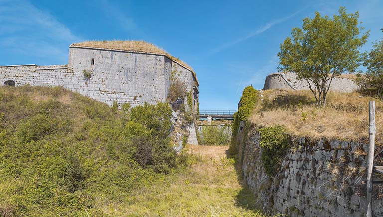 fort édifice fortifié © Thierry Kuntz / Région Bourgogne-Franche-Comté, Inventaire du patrimoine - 2022  fort édifice fortifié © Thierry Kuntz / Région Bourgogne-Franche-Comté, Inventaire du patrimoine - 2022