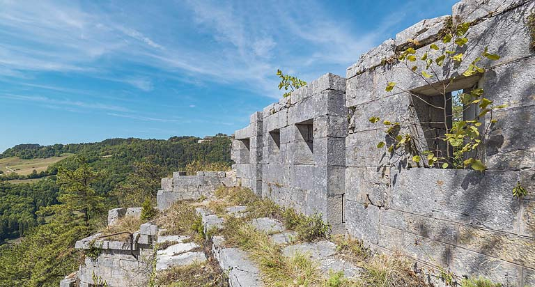 fort redoute © Thierry Kuntz / Région Bourgogne-Franche-Comté, Inventaire du patrimoine - 2022  fort redoute © Thierry Kuntz / Région Bourgogne-Franche-Comté, Inventaire du patrimoine - 2022
