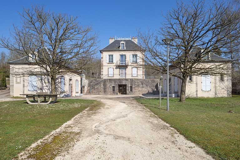 demeure villa © Jérôme Mongreville / Région Bourgogne-Franche-Comté, Inventaire du patrimoine - 2022  demeure villa © Jérôme Mongreville / Région Bourgogne-Franche-Comté, Inventaire du patrimoine - 2022