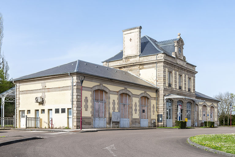 gare © Jérôme Mongreville / Région Bourgogne-Franche-Comté, Inventaire du patrimoine - 2022  gare © Jérôme Mongreville / Région Bourgogne-Franche-Comté, Inventaire du patrimoine - 2022