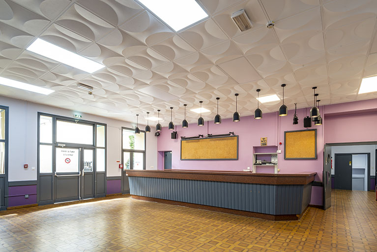 salle de spectacle © Jérôme Mongreville / Région Bourgogne-Franche-Comté, Inventaire du patrimoine - 2023  salle de spectacle © Jérôme Mongreville / Région Bourgogne-Franche-Comté, Inventaire du patrimoine - 2023