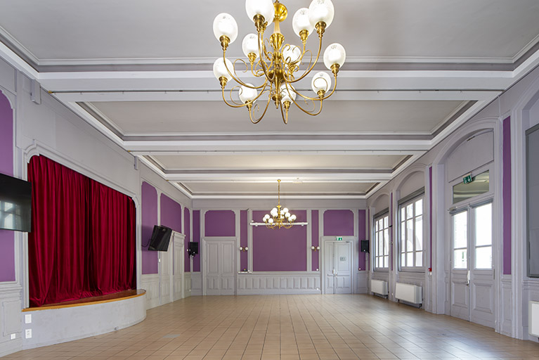 salle de spectacle © Jérôme Mongreville / Région Bourgogne-Franche-Comté, Inventaire du patrimoine - 2023  salle de spectacle © Jérôme Mongreville / Région Bourgogne-Franche-Comté, Inventaire du patrimoine - 2023