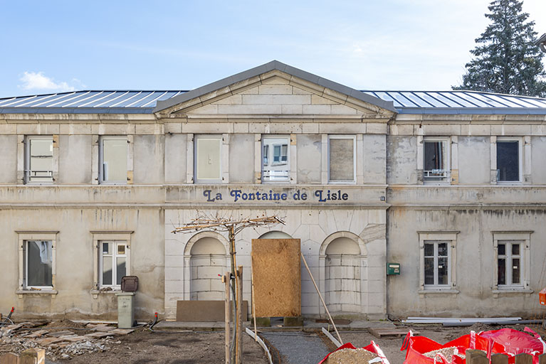 bains publics © Jérôme Mongreville / Région Bourgogne-Franche-Comté, Inventaire du patrimoine - 2023  bains publics © Jérôme Mongreville / Région Bourgogne-Franche-Comté, Inventaire du patrimoine - 2023