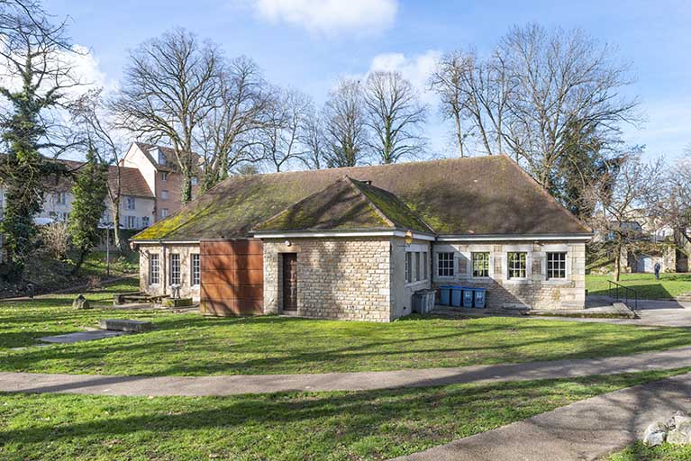 établissement thermal © Jérôme Mongreville / Région Bourgogne-Franche-Comté, Inventaire du patrimoine - 2023  établissement thermal © Jérôme Mongreville / Région Bourgogne-Franche-Comté, Inventaire du patrimoine - 2023