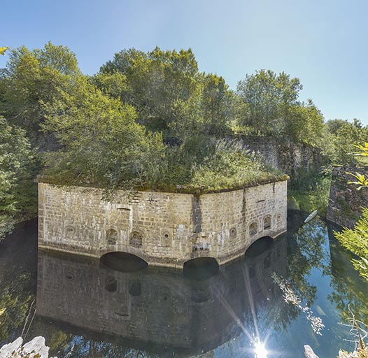 fort double caponnière © Thierry Kuntz / Région Bourgogne-Franche-Comté, Inventaire du patrimoine - 2024  fort double caponnière © Thierry Kuntz / Région Bourgogne-Franche-Comté, Inventaire du patrimoine - 2024