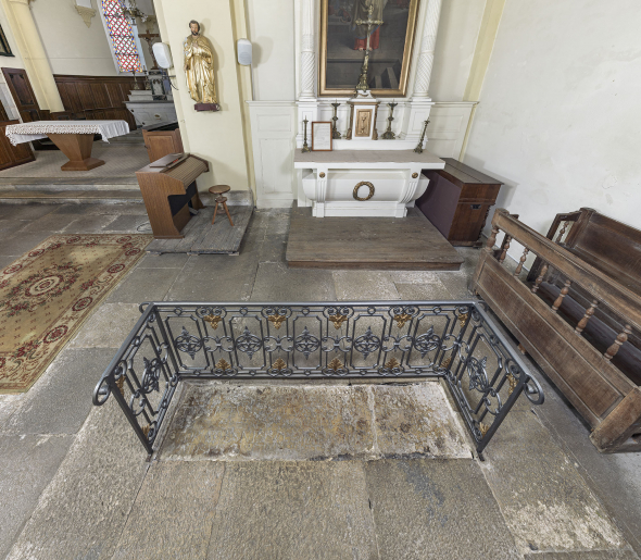  dalle funéraire © Thierry Kuntz / Région Bourgogne-Franche-Comté, Inventaire du patrimoine - 2024