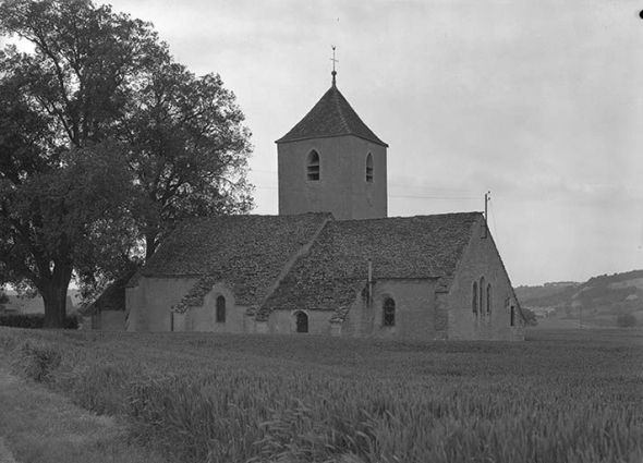 Vue générale côté sud, avec clocher. © Région Bourgogne-Franche-Comté, Inventaire du patrimoine