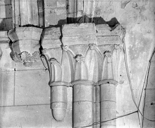 Supports, dans la nef, à droite entre la quatrième et cinquième travée. © Région Bourgogne-Franche-Comté, Inventaire du patrimoine