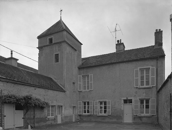 Ferme sise parcelle AE 159 du cadastre de 1962 : vue d'ensemble. © Région Bourgogne-Franche-Comté, Inventaire du patrimoine