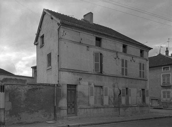 Façade sur route. © Région Bourgogne-Franche-Comté, Inventaire du patrimoine