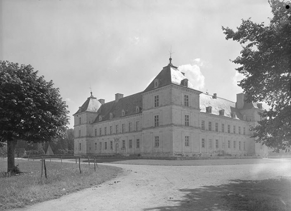 Façades ouest et sud. © Région Bourgogne-Franche-Comté, Inventaire du patrimoine