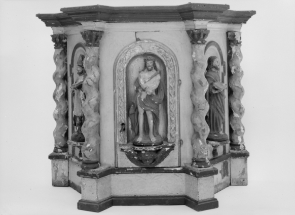 Vue de trois quarts droit. © Région Bourgogne-Franche-Comté, Inventaire du patrimoine Vue de trois quarts droit. © Région Bourgogne-Franche-Comté, Inventaire du patrimoine
