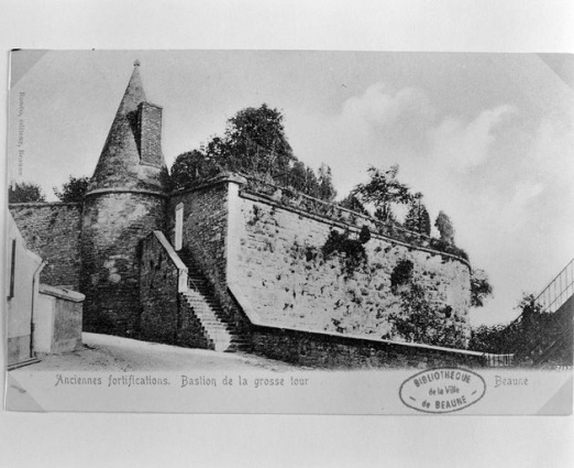Anciennes fortifications. Bastion de la Grosse Tour [Tour des Billes, incluse dans la Grosse Tour ou bastion Calvet]. S.d. © Région Bourgogne-Franche-Comté, Inventaire du patrimoine