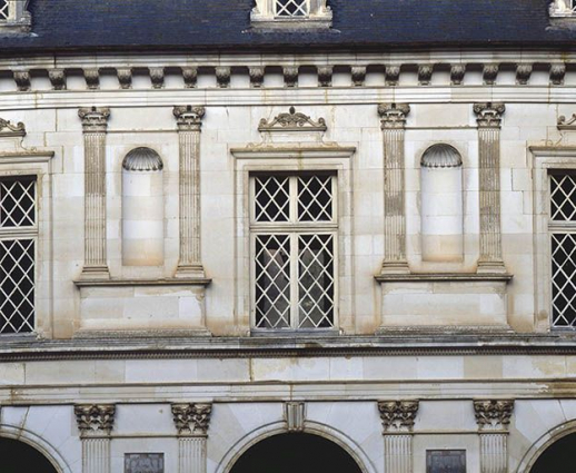 Façade sur cour, détail © Région Bourgogne-Franche-Comté, Inventaire du patrimoine