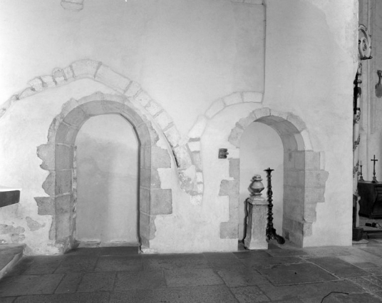 Chapelle du Carmel : arcades communiquant autrefois avec le choeur (murées) © Région Bourgogne-Franche-Comté, Inventaire du patrimoine Chapelle du Carmel : arcades communiquant autrefois avec le choeur (murées) © Région Bourgogne-Franche-Comté, Inventaire du patrimoine