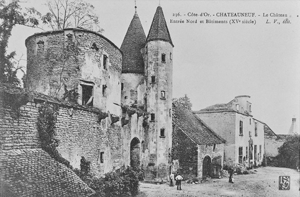 Tours flanquant l'entrée nord et logis de Philippe Pot. © Région Bourgogne-Franche-Comté, Inventaire du patrimoine Tours flanquant l'entrée nord et logis de Philippe Pot. © Région Bourgogne-Franche-Comté, Inventaire du patrimoine
