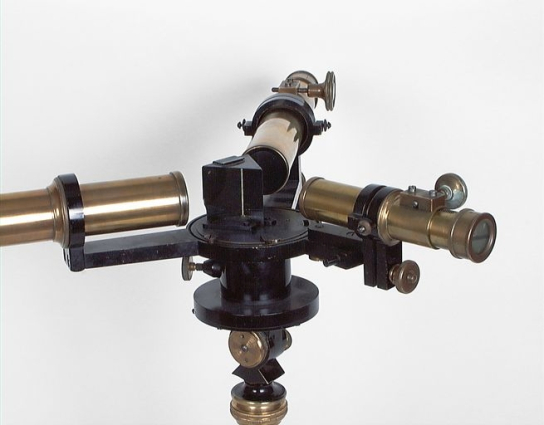 Détail du deuxième spectroscope. © Région Bourgogne-Franche-Comté, Inventaire du patrimoine