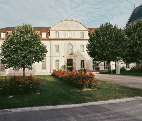 Façade est du corps gauche du bâtiment en U. © Région Bourgogne-Franche-Comté, Inventaire du patrimoine