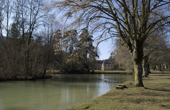Vue du parc. © Région Bourgogne-Franche-Comté, Inventaire du patrimoine Vue du parc. © Région Bourgogne-Franche-Comté, Inventaire du patrimoine