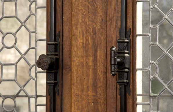 Bâtiment du réfectoire : poignée de fenêtre néo-gothique. © Région Bourgogne-Franche-Comté, Inventaire du patrimoine