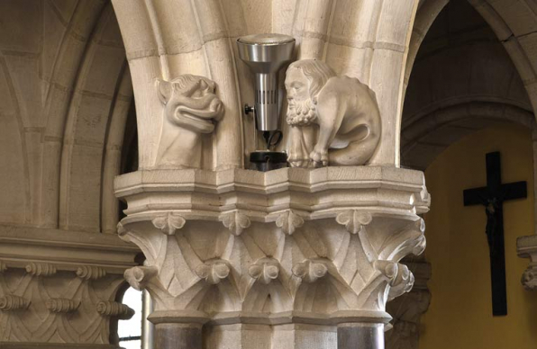 Bâtiment du réfectoire : réfectoire néo-gothique, décor sculpté. © Région Bourgogne-Franche-Comté, Inventaire du patrimoine