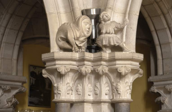 Bâtiment du réfectoire : réfectoire néo-gothique, décor sculpté. © Région Bourgogne-Franche-Comté, Inventaire du patrimoine