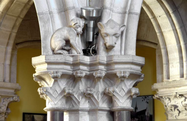 Bâtiment du réfectoire : réfectoire néo-gothique, décor sculpté. © Région Bourgogne-Franche-Comté, Inventaire du patrimoine