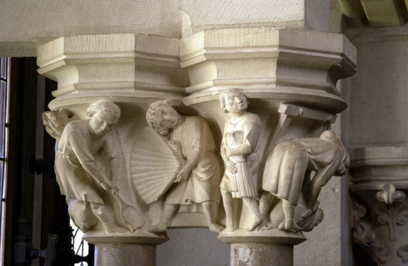 Bâtiment du réfectoire : réfectoire néo-gothique, chapiteaux historiés (devant la fenêtre sud-est), vannage, labour, abattage du cochon. © Région Bourgogne-Franche-Comté, Inventaire du patrimoine