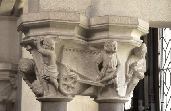 Bâtiment du réfectoire : réfectoire néo-gothique, chapiteaux historiés (devant la fenêtre sud-est), vannage, labour, abattage du cochon. © Région Bourgogne-Franche-Comté, Inventaire du patrimoine