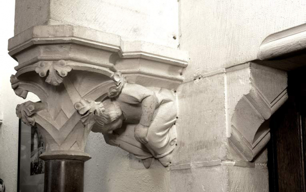 Bâtiment du réfectoire : partie sud du bâtiment, galerie basse : décor néo-gothique. © Région Bourgogne-Franche-Comté, Inventaire du patrimoine