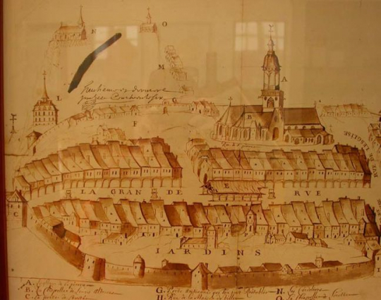 Vue de détail d'un plan de la ville de Louhans, conservé à l'Ecomusée de la Bresse bourguignonne, 17è siècle (bâtiment coté L, l'hôtel-dieu) © Région Bourgogne-Franche-Comté, Inventaire du patrimoine