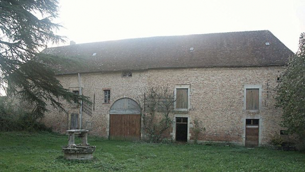 Vue d'ensemble de la façade du bâtiment des dépendances. © Ecomusée de la Bresse Bourguignonne