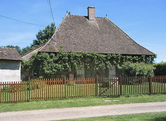 Vue d'ensemble de la façade de l'habitation. © Ecomusée de la Bresse Bourguignonne