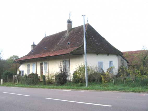 Vue d'ensemble de la façade de l'habitation. © Ecomusée de la Bresse Bourguignonne