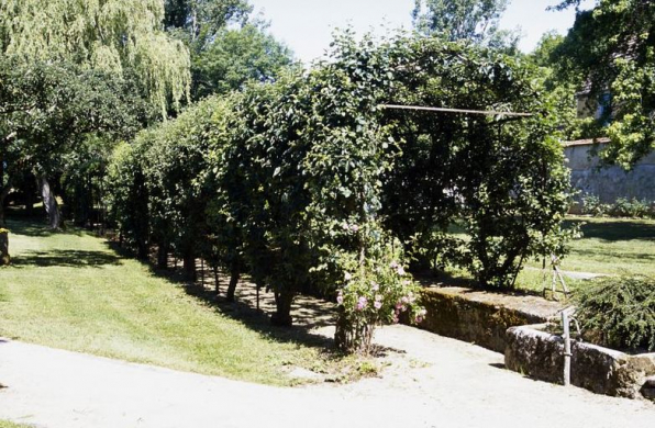 Tonnelle du jardin. © Région Bourgogne-Franche-Comté, Inventaire du patrimoine