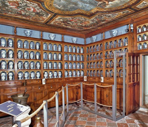 Vue d'ensemble de l'apothicairerie. © Région Bourgogne-Franche-Comté, Inventaire du patrimoine