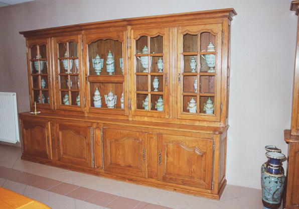 Vue d'ensemble du meuble droit. © Région Bourgogne-Franche-Comté, Inventaire du patrimoine