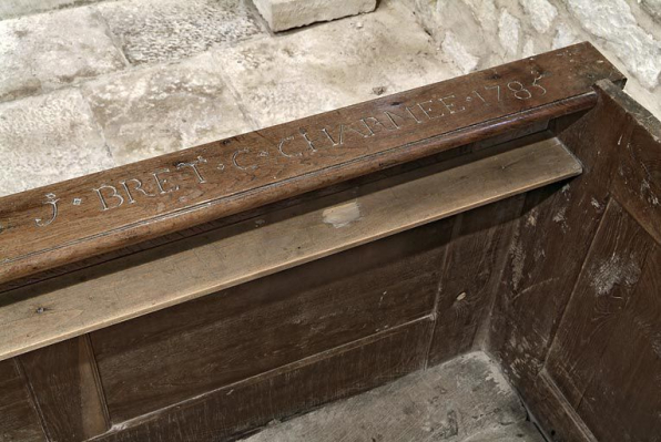 Détail : inscription. © Région Bourgogne-Franche-Comté, Inventaire du patrimoine