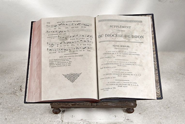 Première page du supplément à l'usage du diocèse de Dijon. © Région Bourgogne-Franche-Comté, Inventaire du patrimoine