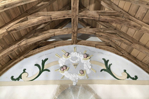 Décor du mur postérieur. © Région Bourgogne-Franche-Comté, Inventaire du patrimoine