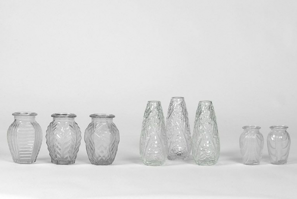 Ensemble de huit vases à fleurs. © Région Bourgogne-Franche-Comté, Inventaire du patrimoine