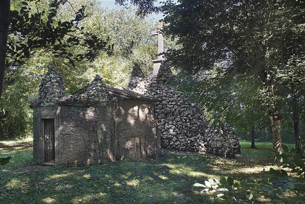 Chapelle et ermitage. © Région Bourgogne-Franche-Comté, Inventaire du patrimoine